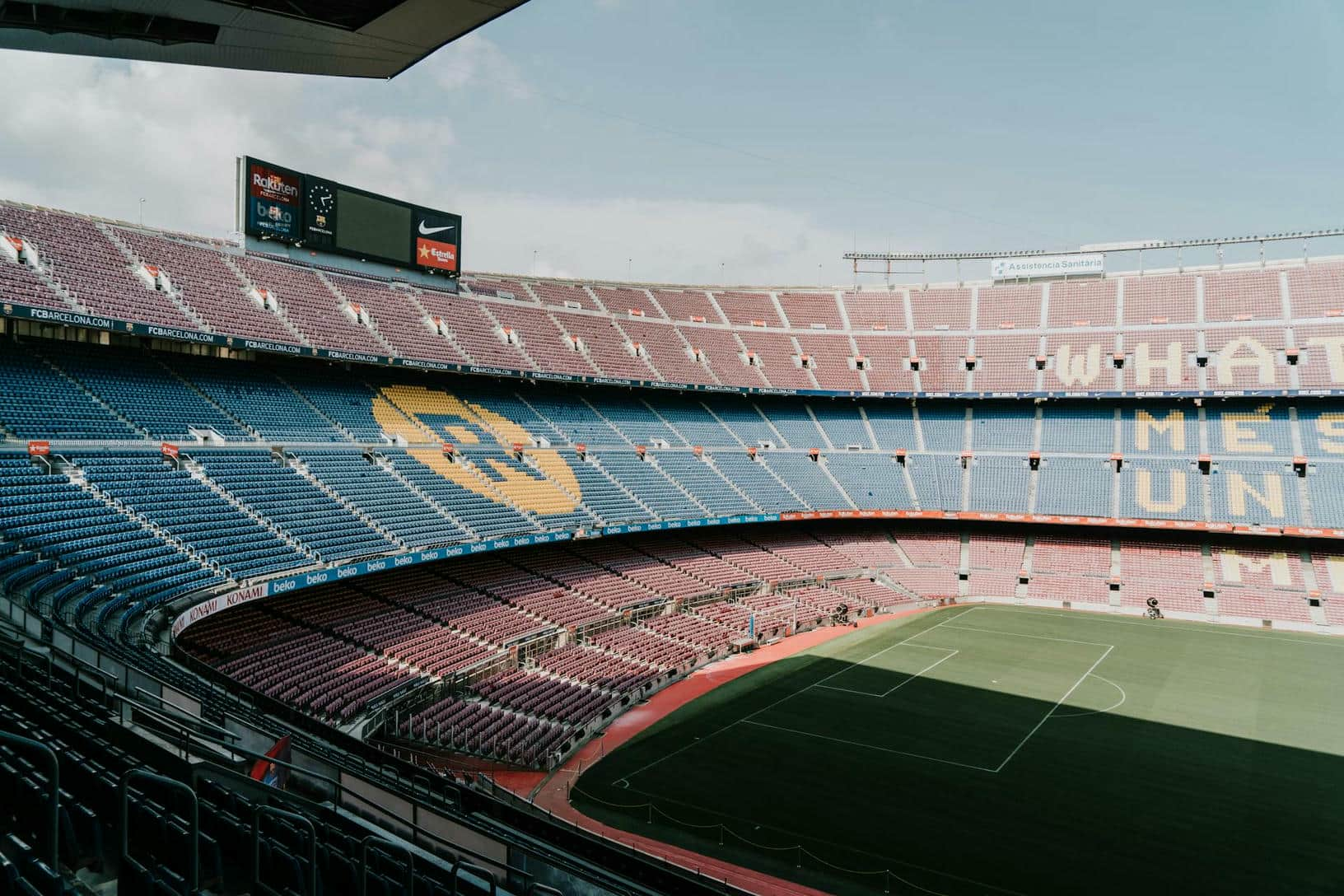 Stadium Scoreboards: Standard Scoreboard + Largest Size Ever