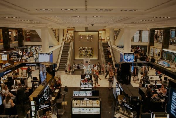 LED retail displays in a mall